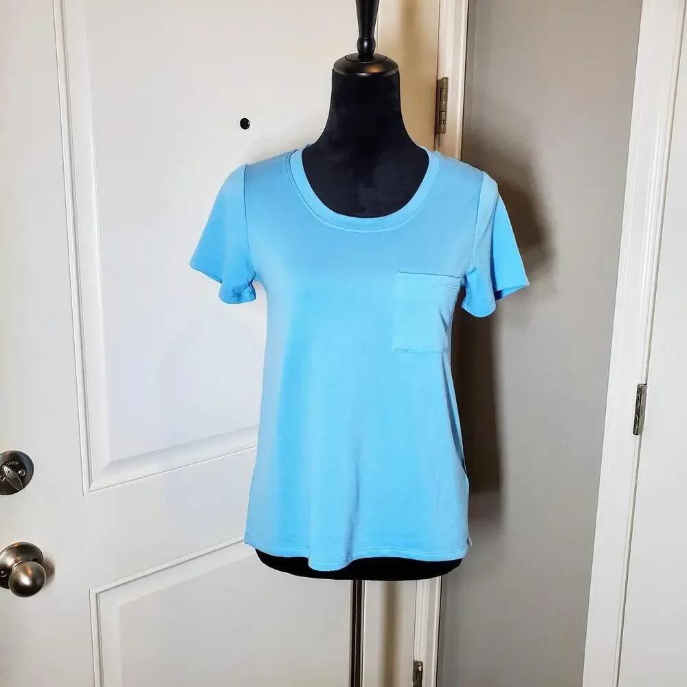 Willow Blossom Women's Blue Pocket Tee Size XS NWOT